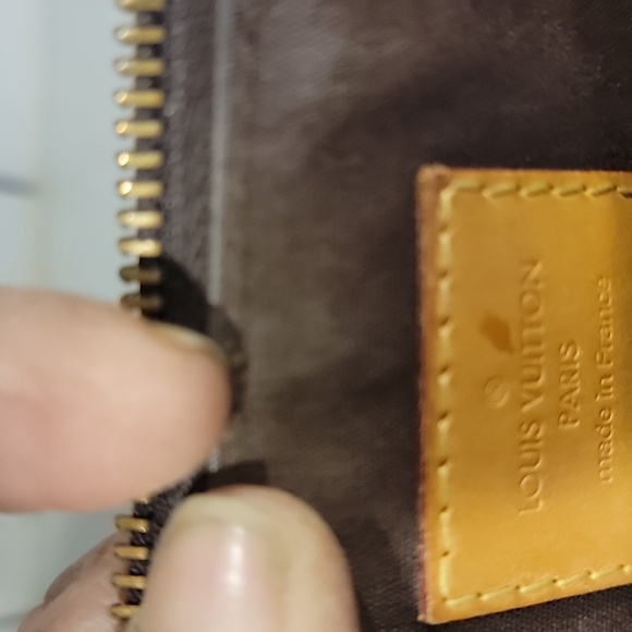 LOUIS VUITTON Vernis Bellevue AMARANT W/ WALLET BUNDLE - Picture 14 of 17